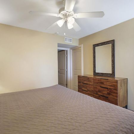 Ground Floor Beachfront Beauty! Steps To The Beach And Pool South Padre Island Camera foto