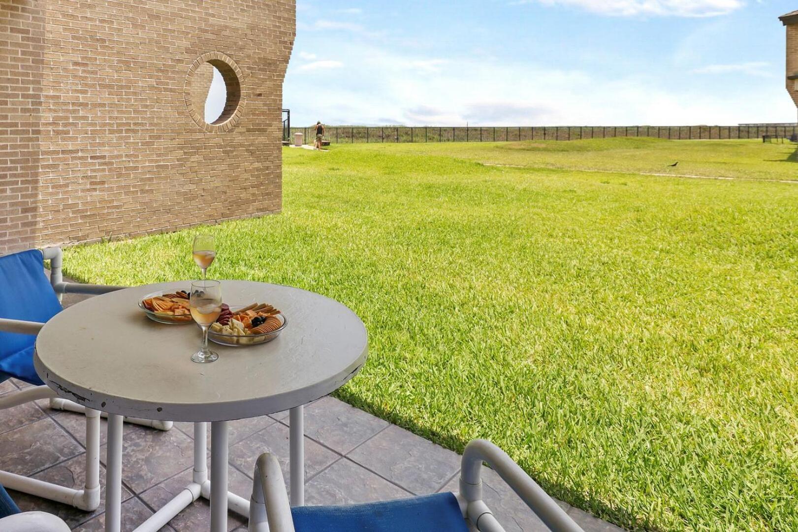 Ground Floor Beachfront Beauty! Steps To The Beach And Pool South Padre Island Camera foto