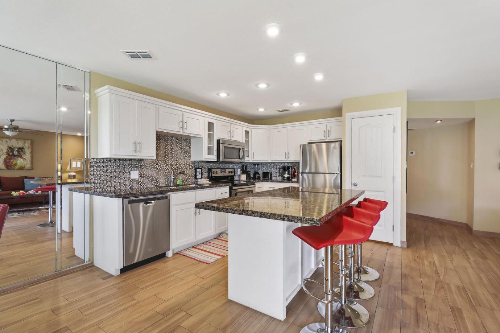 Ground Floor Beachfront Beauty! Steps To The Beach And Pool South Padre Island Camera foto