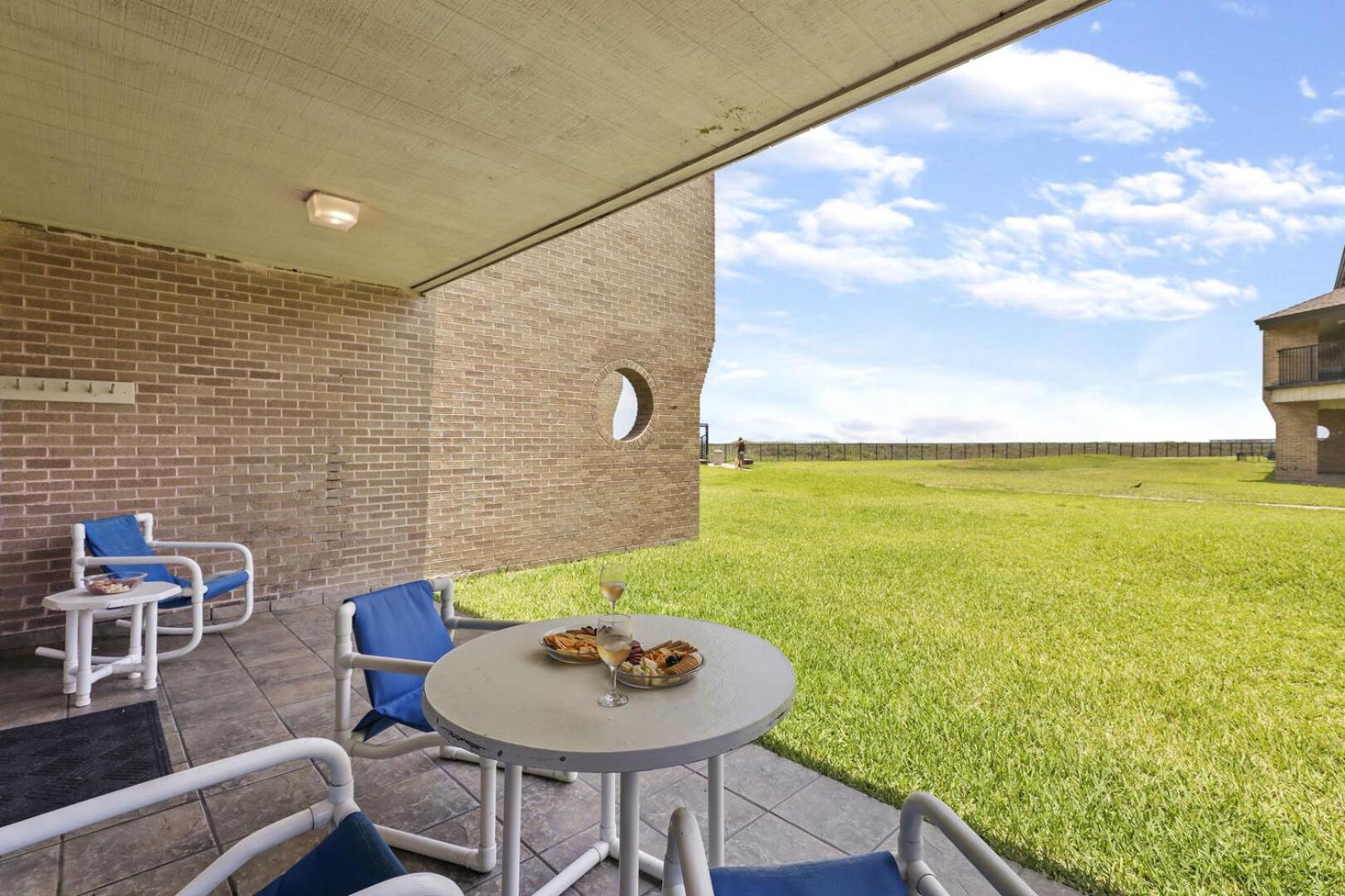 Ground Floor Beachfront Beauty! Steps To The Beach And Pool South Padre Island Camera foto