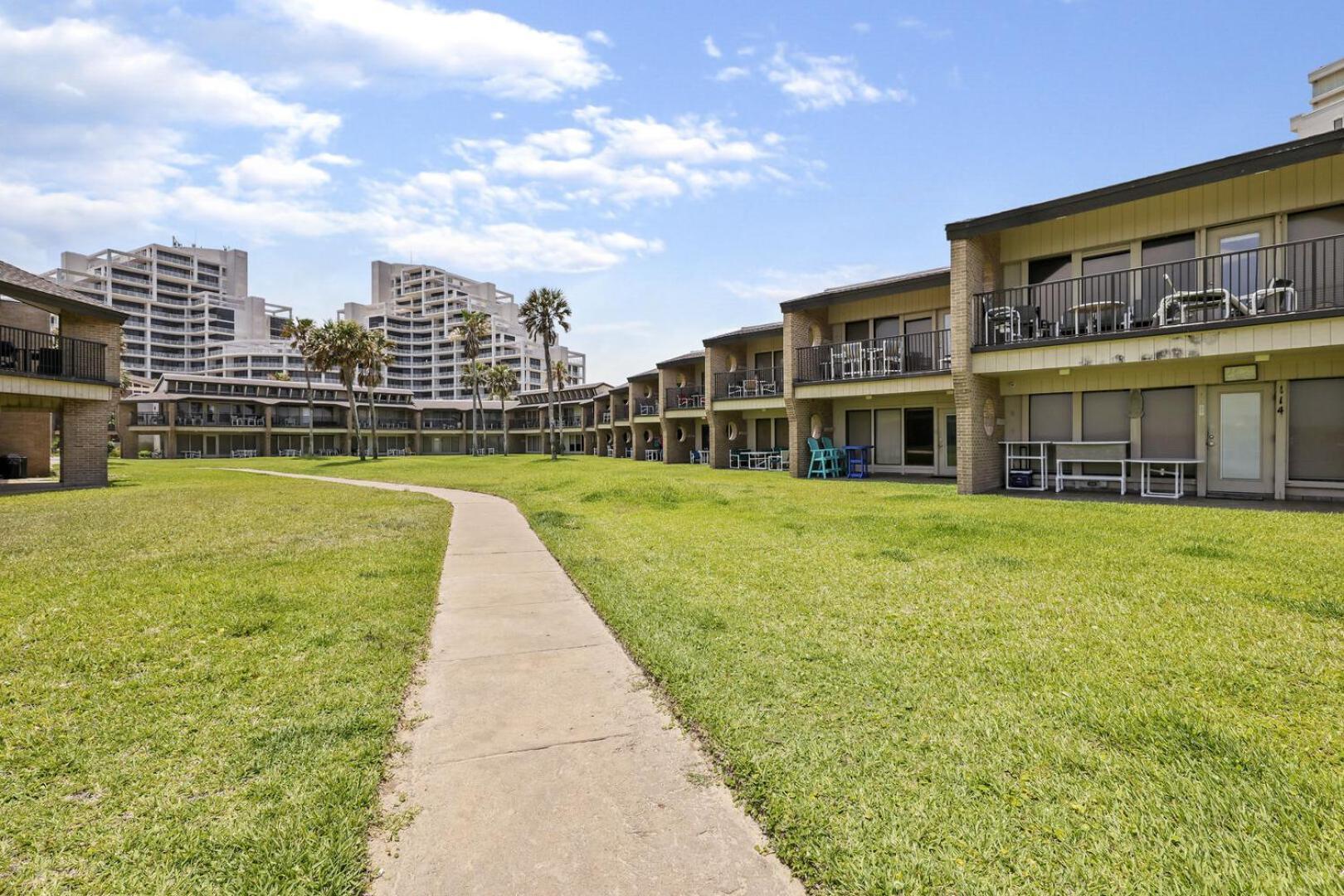Ground Floor Beachfront Beauty! Steps To The Beach And Pool South Padre Island Camera foto